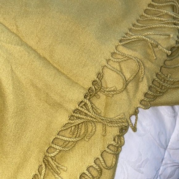 Scandis  100% baby alpaca wool Scarf/throw -,mustard yellow - Picture 4 of 5